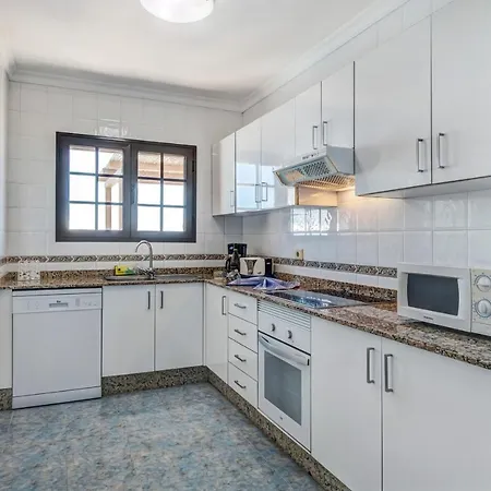 Princesa Faina Tías