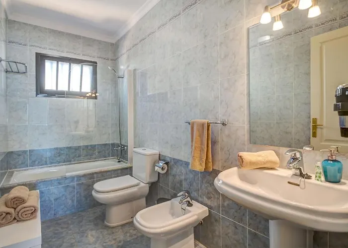 Princesa Faina Tías